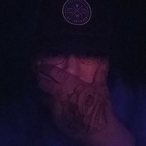 Meet your Posher, Cliff